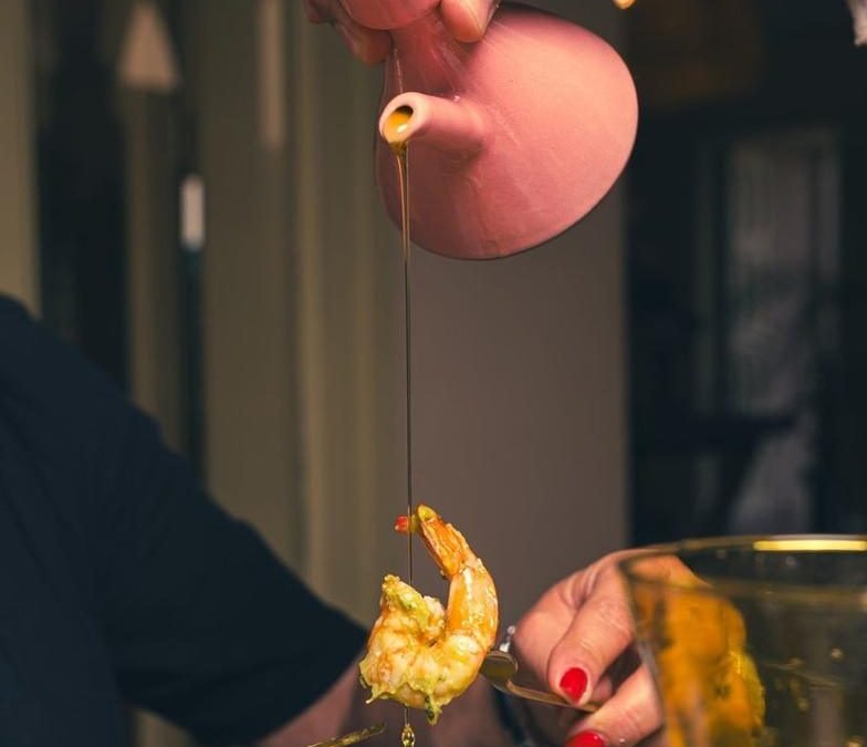 Plat méditerranéen préparé avec les aromates du jardin